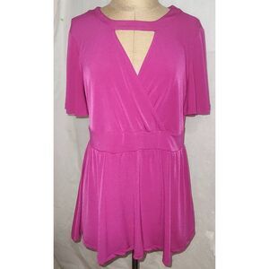 Torrid Size 00 Fushia v neck blouse flowy polyester spandex blend